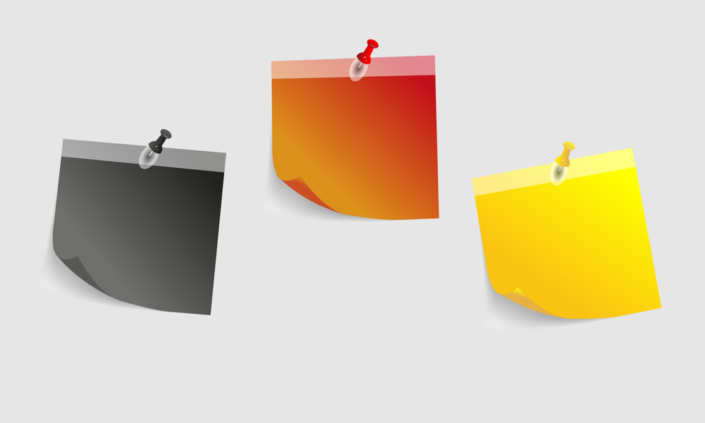 三色の付箋のイラスト